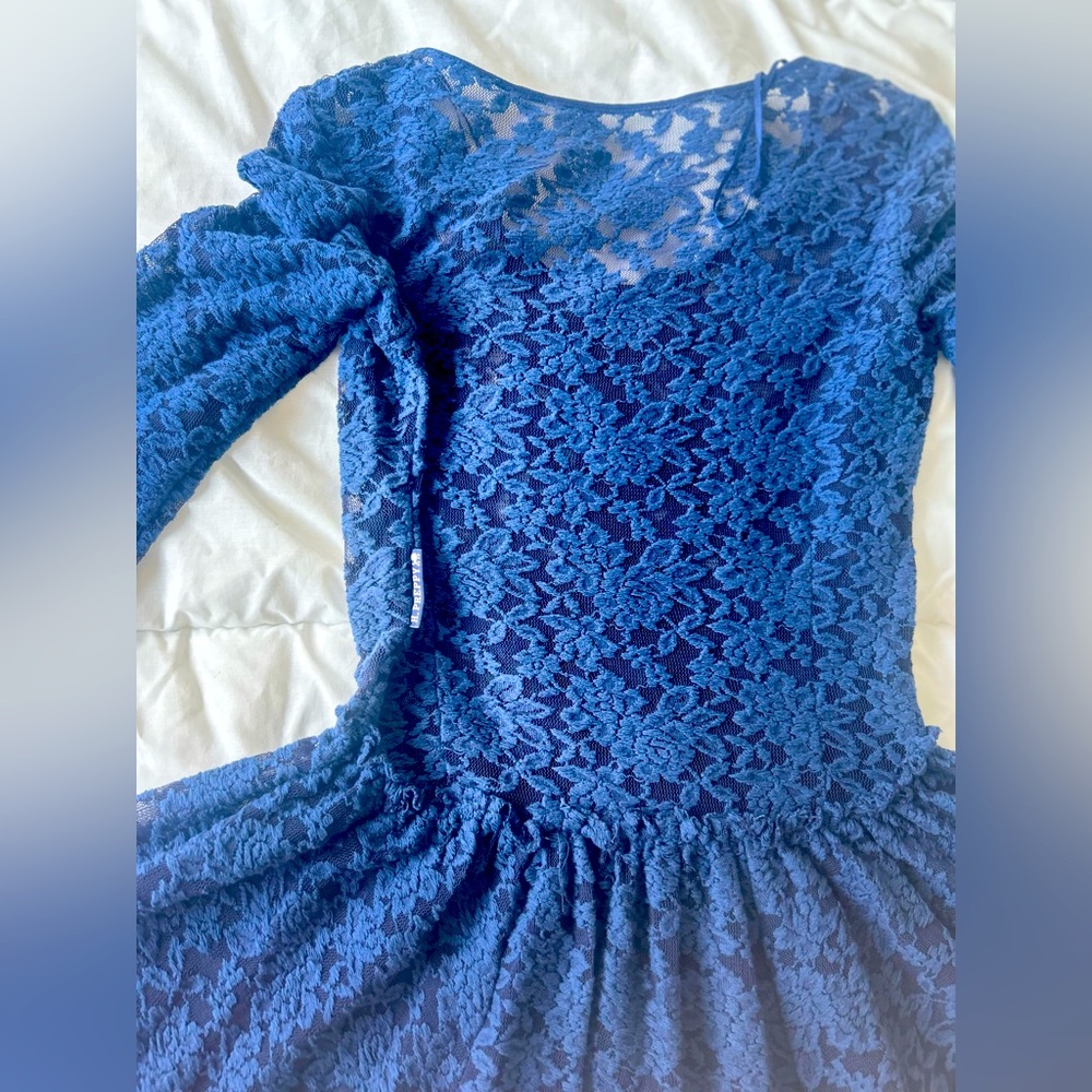 Size medium Color: Blue